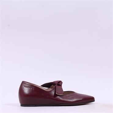 Wonders Triana Hidden Wedge Bow Pump - Burgundy Leather